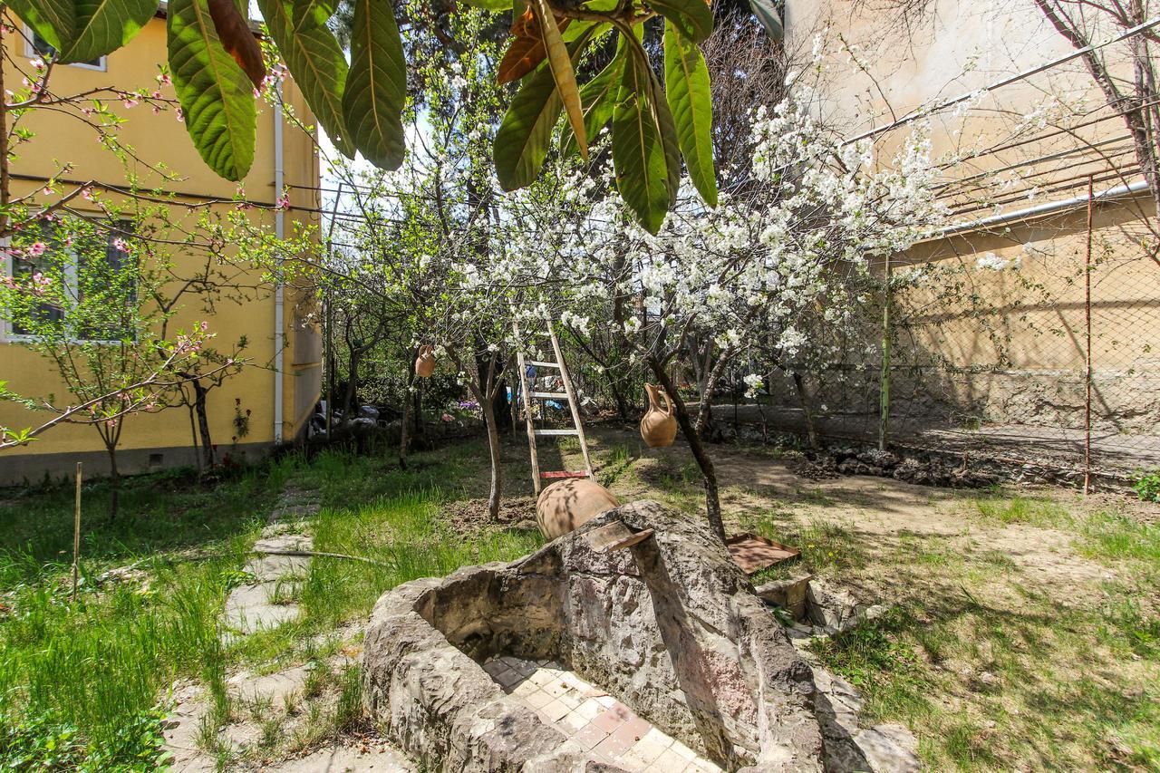 Apartment Gardens 44 Тбілісі Екстер'єр фото